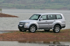 Mitsubishi Montero 00