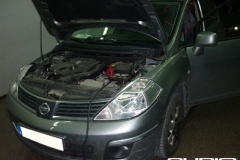 Nissan Tiida 00